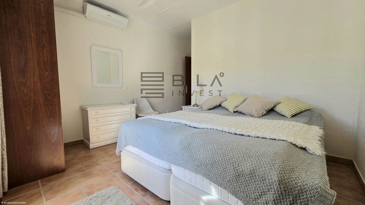Chalet de 4 habitaciones en Cerro del Aguila en venta con piscina garaje - 995.000 € (Ref: 9683246)