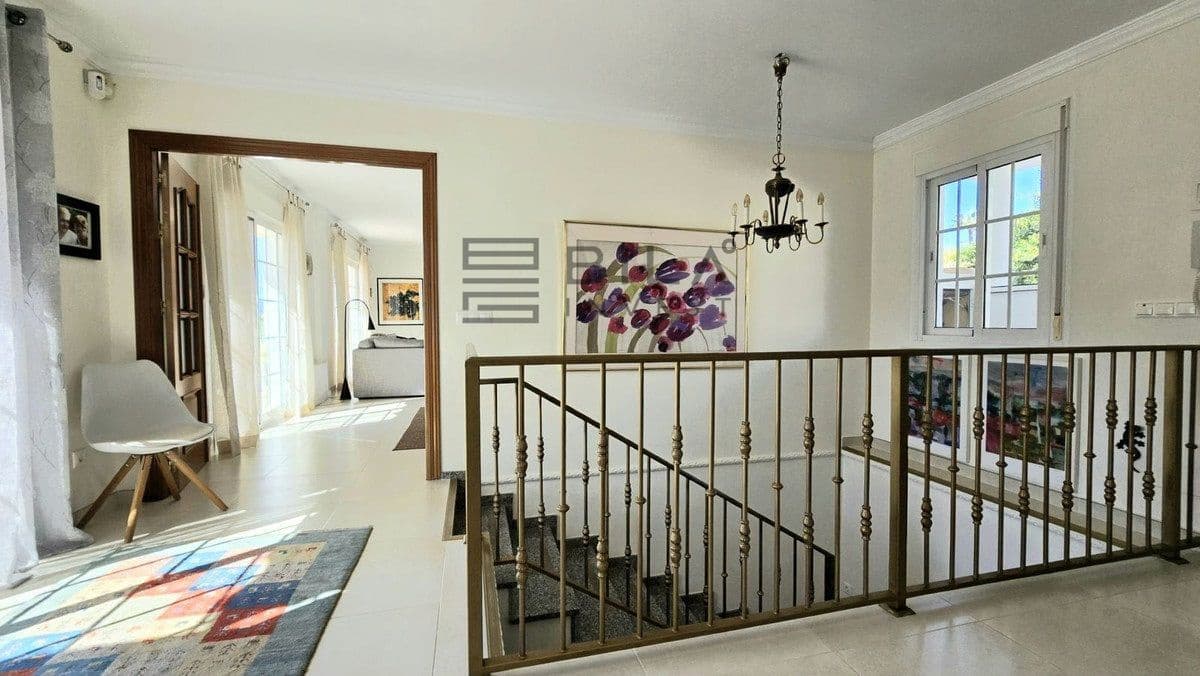 Chalet de 4 habitaciones en Cerro del Aguila en venta con piscina garaje - 995.000 € (Ref: 9683246)