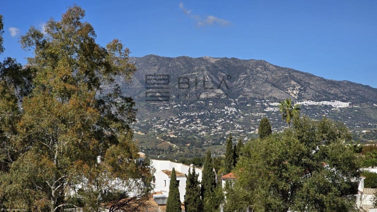 Chalet de 4 habitaciones en Cerro del Aguila en venta con piscina garaje - 995.000 € (Ref: 9683246)