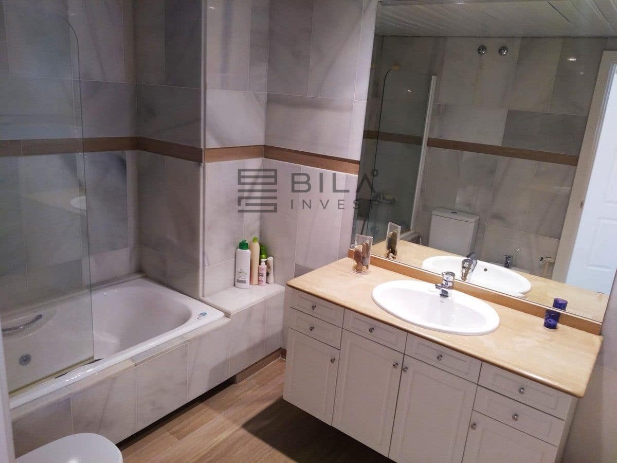 2 slaapkamer Flat te koop in Benalmadena met zwembad garage - € 699.000 (Ref: 9683247)