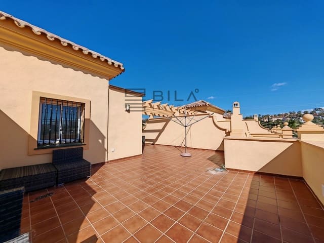 4 makuuhuone Omakotitalo myytävänä paikassa Riviera del Sol, Mijas mukana uima-altaan 
autotalli - 649 000 € (Ref: 9683248)