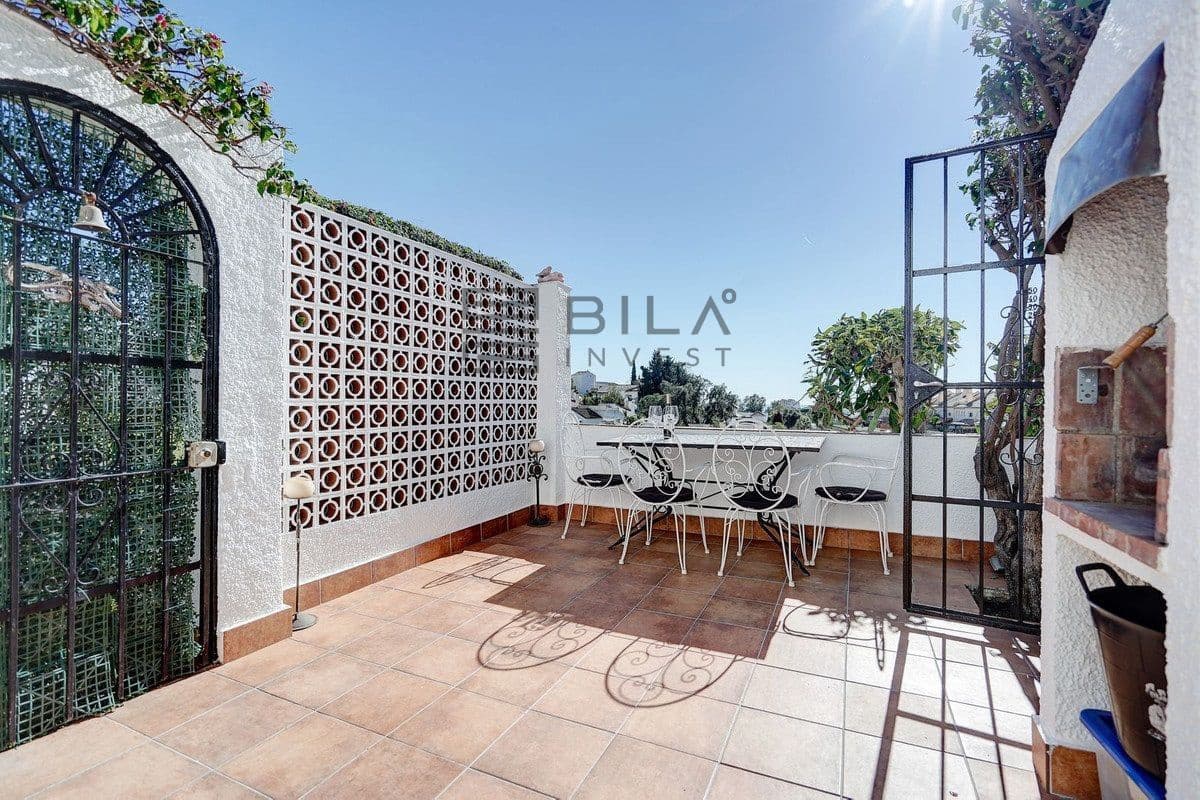 2 slaapkamer Villa te koop in Calahonda met zwembad garage - € 385.000 (Ref: 9683277)