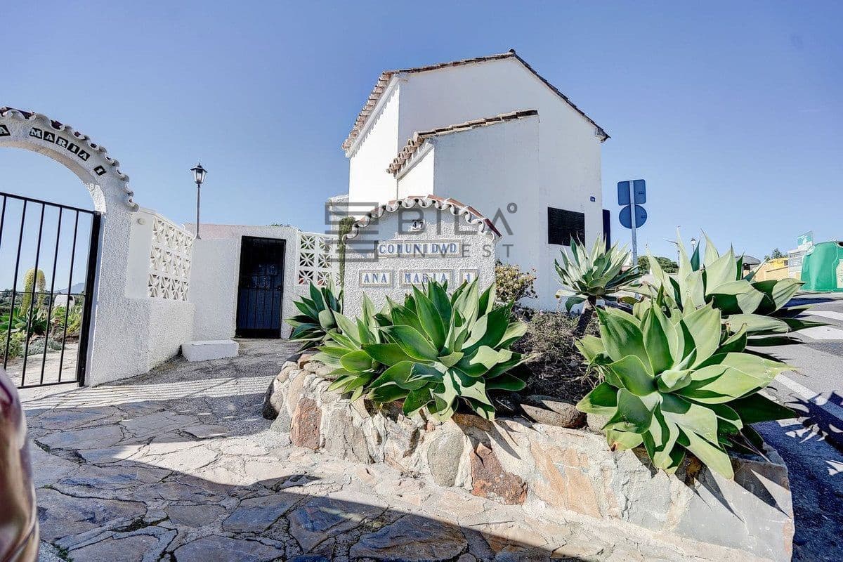 2 slaapkamer Villa te koop in Calahonda met zwembad garage - € 385.000 (Ref: 9683277)