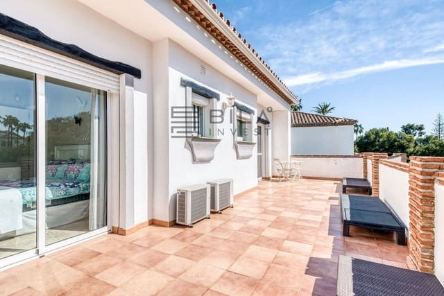 4 makuuhuone Huvila myytävänä paikassa Calahonda, Mijas mukana uima-altaan 
autotalli - 1 299 000 € (Ref: 9683278)