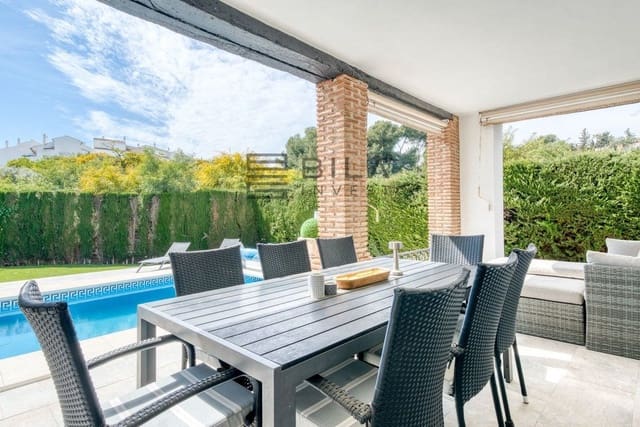 4 makuuhuone Huvila myytävänä paikassa Calahonda, Mijas mukana uima-altaan 
autotalli - 1 299 000 € (Ref: 9683278)