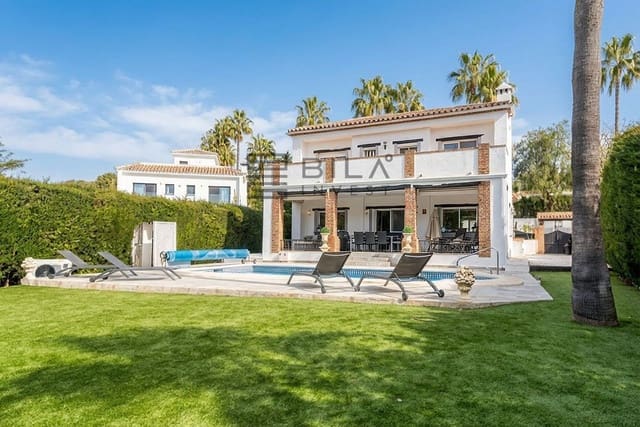 4 makuuhuone Huvila myytävänä paikassa Calahonda, Mijas mukana uima-altaan 
autotalli - 1 299 000 € (Ref: 9683278)