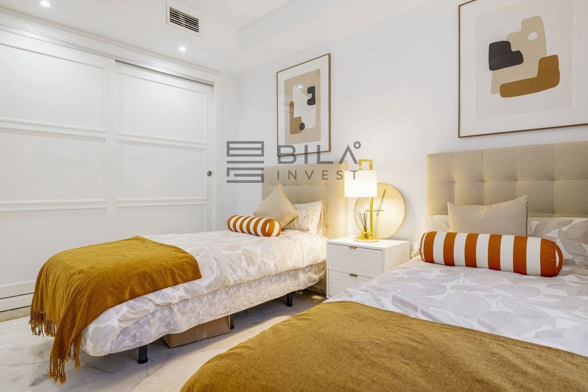 3 slaapkamer Flat te koop in Torrequebrada met zwembad garage - € 570.000 (Ref: 9683279)