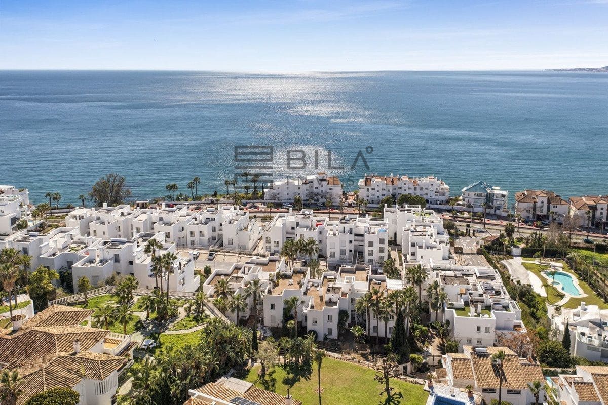 3 slaapkamer Flat te koop in Torrequebrada met zwembad garage - € 570.000 (Ref: 9683279)