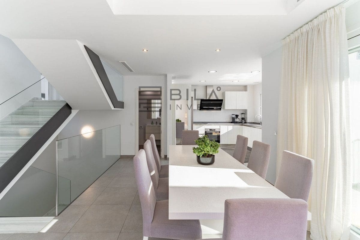 5 sypialnia Willa na sprzedaż w Fuengirola z basenem - 1 380 000 € (Ref: 9683280)