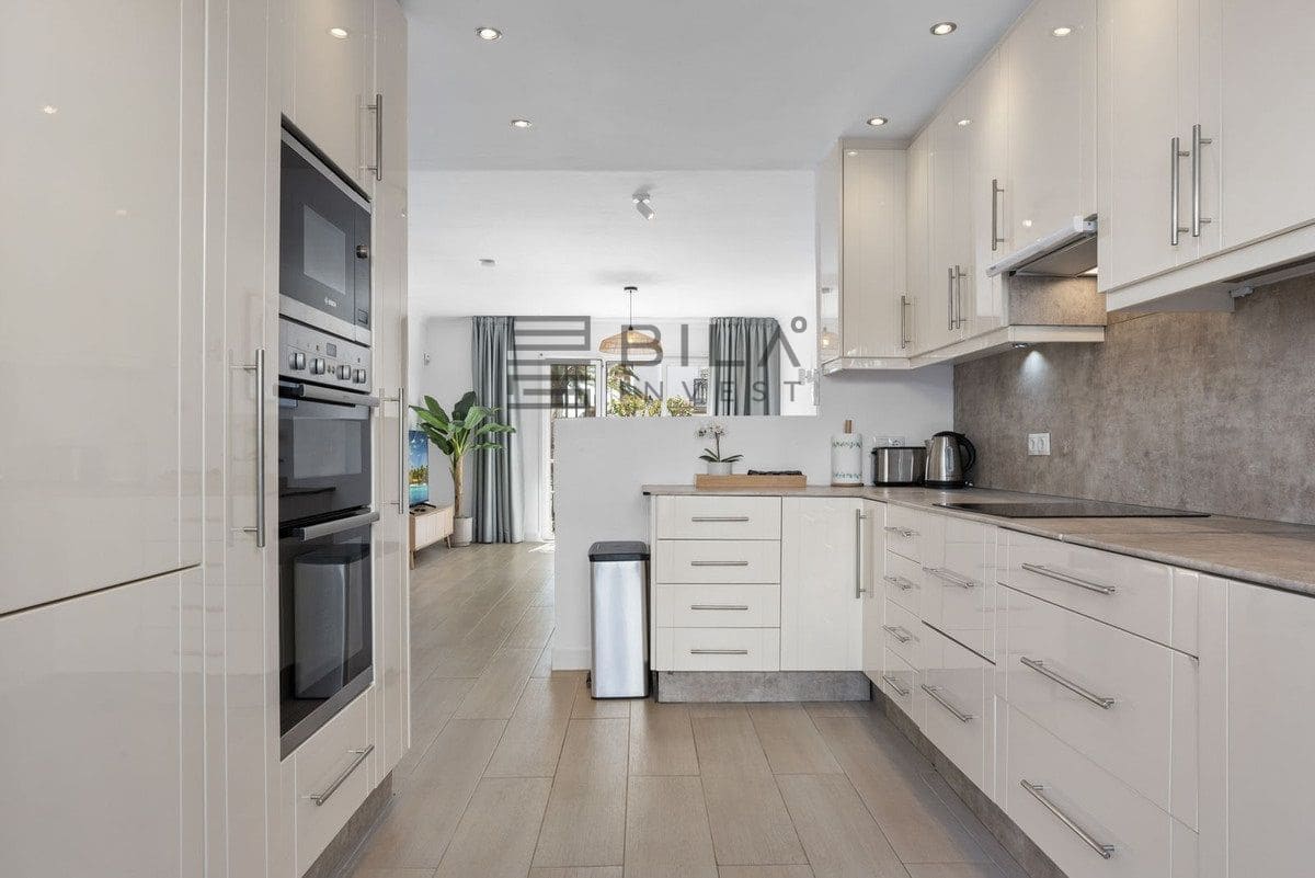 3 soverom Hus til salgs i La Cala de Mijas med svømmebasseng - € 875 000 (Ref: 9683281)