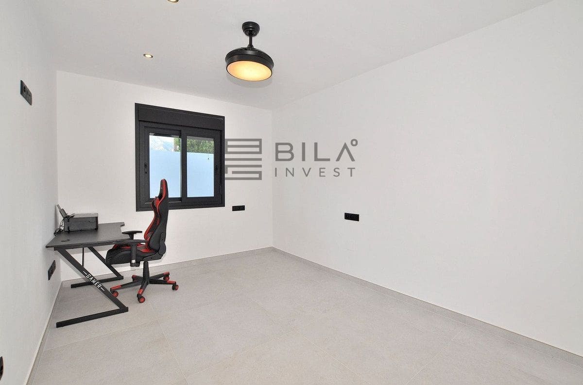 Chalet de 4 habitaciones en El Coto en venta con piscina garaje - 1.099.000 € (Ref: 9685963)