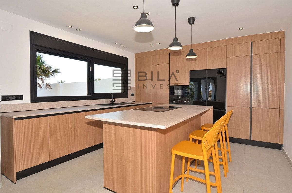 Chalet de 4 habitaciones en El Coto en venta con piscina garaje - 1.099.000 € (Ref: 9685963)