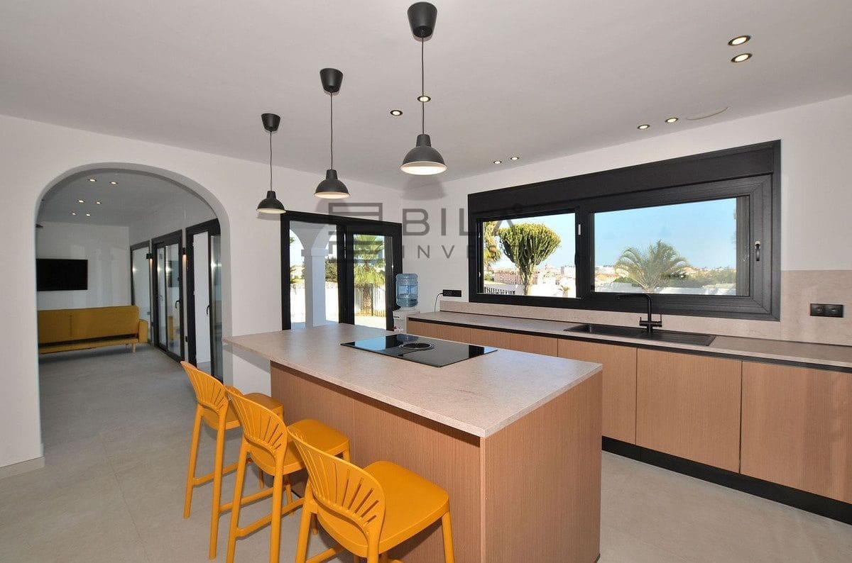 Chalet de 4 habitaciones en El Coto en venta con piscina garaje - 1.099.000 € (Ref: 9685963)