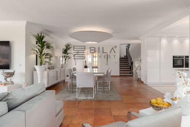 Chalet de 4 habitaciones en La Cala de Mijas, Mijas en venta con piscina garaje - 995.000 € (Ref: 9685965)