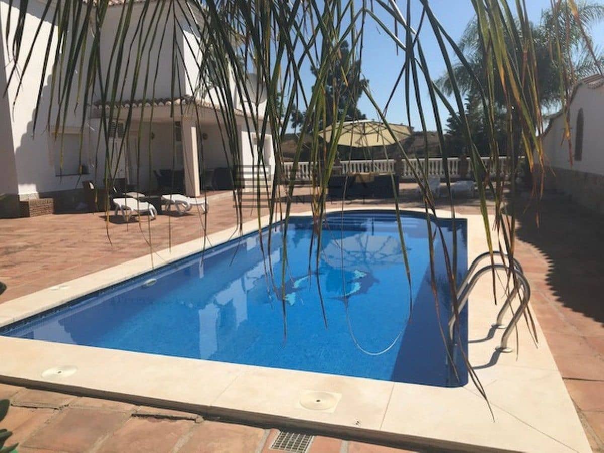 4 bedroom Villa for sale in La Cala de Mijas with pool garage - € 995,000 (Ref: 9685965)