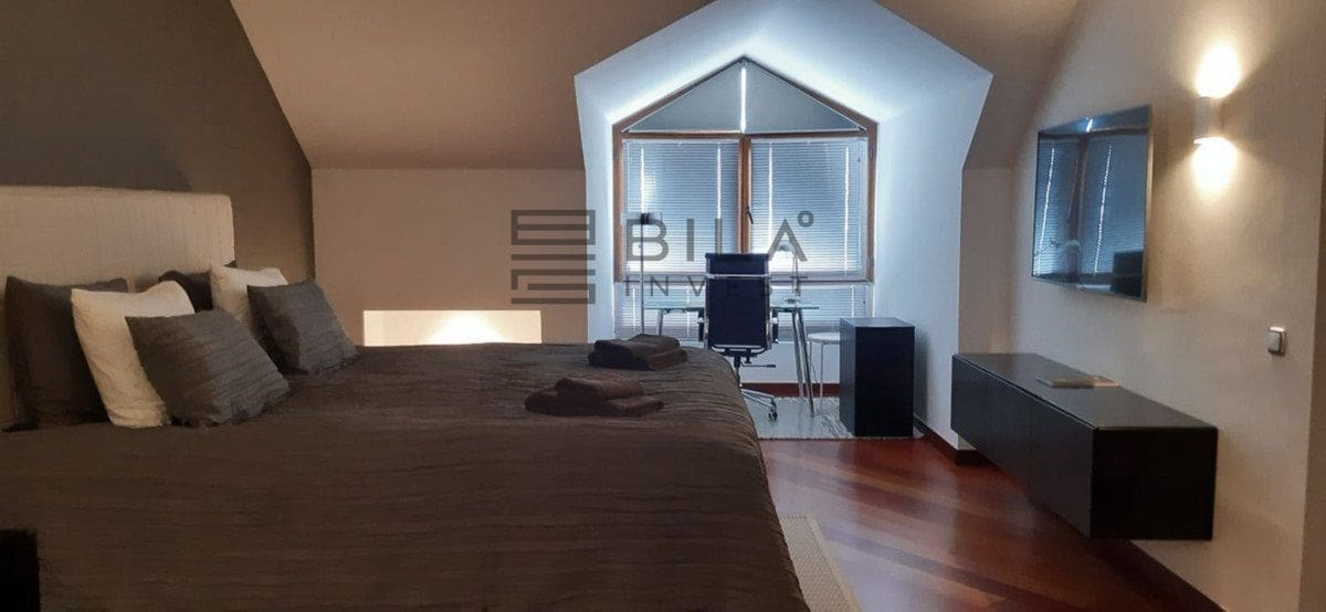 3 bedroom Penthouse for sale in Benalmadena with pool - € 898,000 (Ref: 9685966)