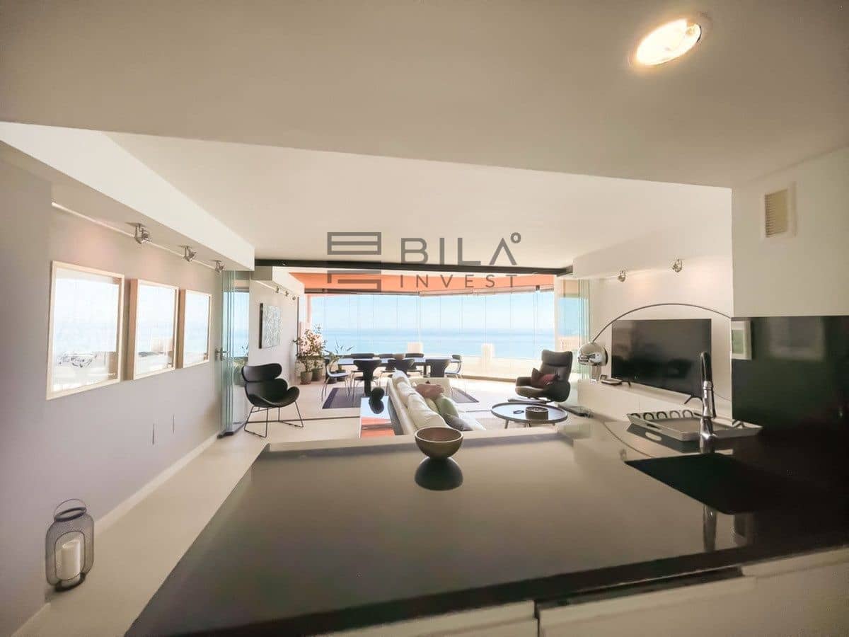 3 bedroom Penthouse for sale in Benalmadena with pool - € 898,000 (Ref: 9685966)