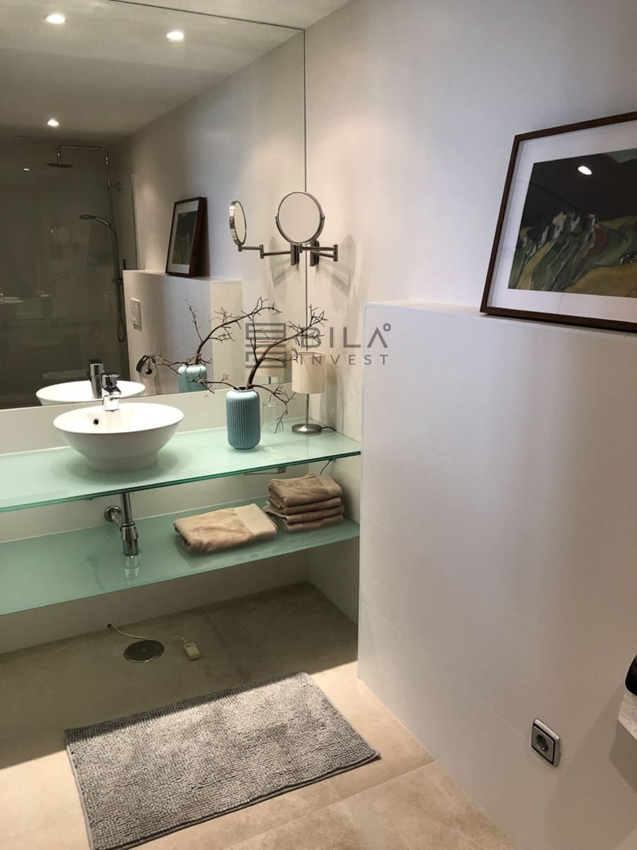 3 bedroom Penthouse for sale in Benalmadena with pool - € 898,000 (Ref: 9685966)