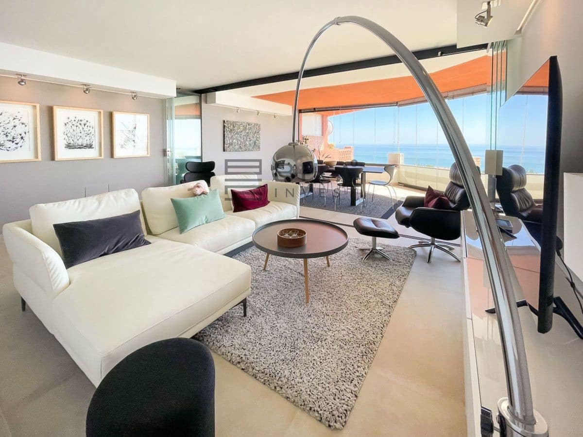 3 bedroom Penthouse for sale in Benalmadena with pool - € 898,000 (Ref: 9685966)