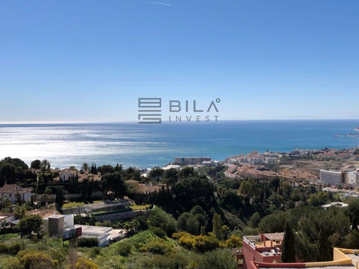 3 bedroom Penthouse for sale in Benalmadena with pool - € 898,000 (Ref: 9685966)
