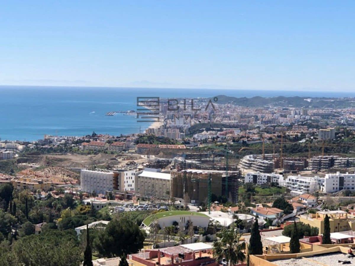3 bedroom Penthouse for sale in Benalmadena with pool - € 898,000 (Ref: 9685966)