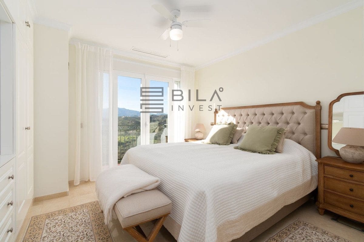 4 sypialnia Willa na sprzedaż w La Sierrezuela z basenem garażem - 1 430 000 € (Ref: 9685967)