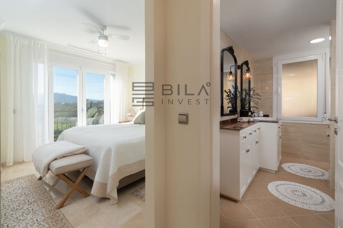 4 sypialnia Willa na sprzedaż w La Sierrezuela z basenem garażem - 1 430 000 € (Ref: 9685967)