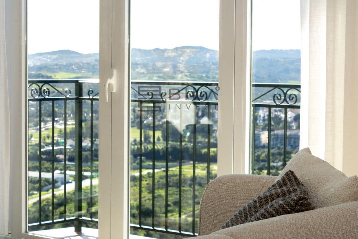 4 sypialnia Willa na sprzedaż w La Sierrezuela z basenem garażem - 1 430 000 € (Ref: 9685967)