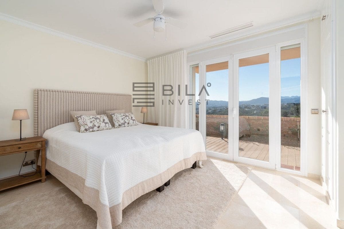 4 sypialnia Willa na sprzedaż w La Sierrezuela z basenem garażem - 1 430 000 € (Ref: 9685967)