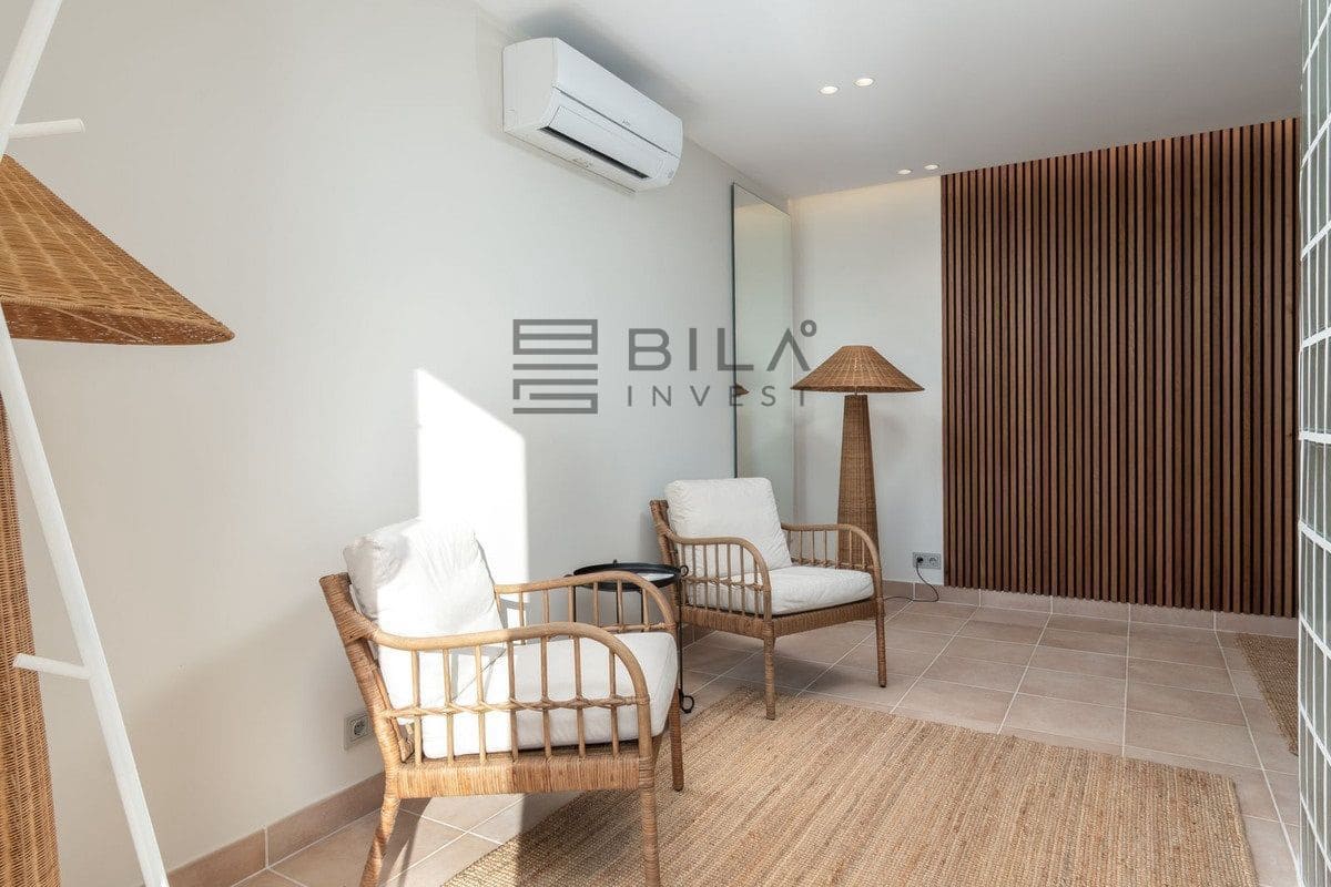 4 sypialnia Willa na sprzedaż w La Sierrezuela z basenem garażem - 1 430 000 € (Ref: 9685967)