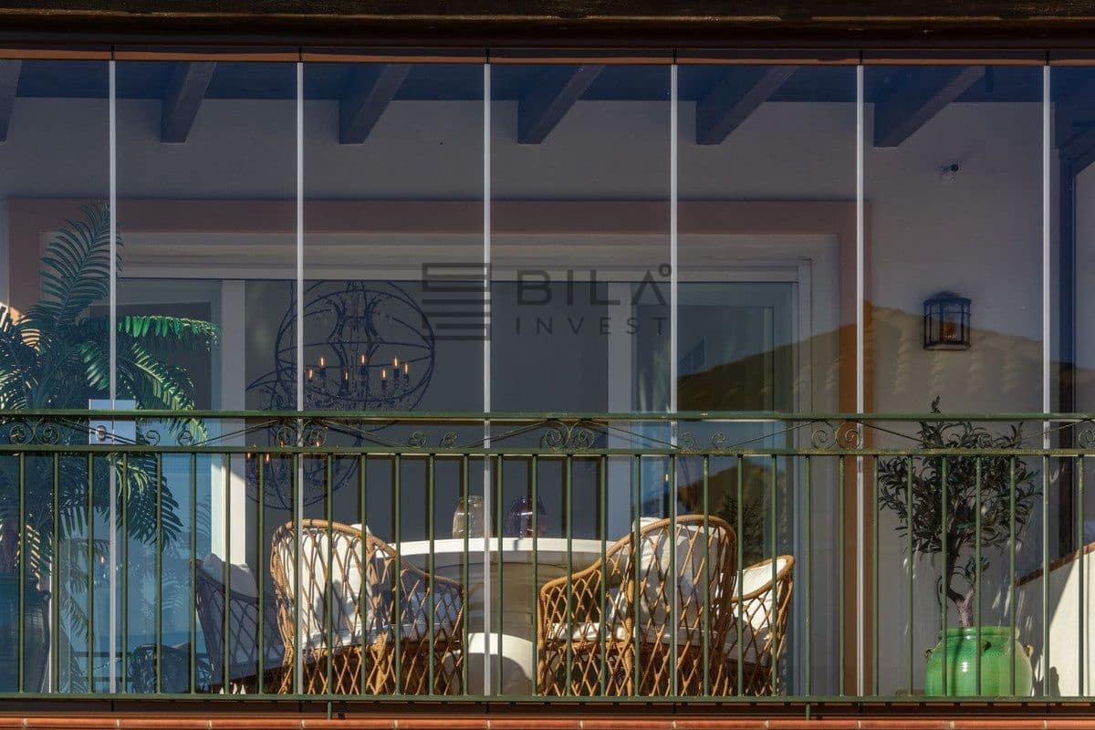 4 sypialnia Willa na sprzedaż w La Sierrezuela z basenem garażem - 1 430 000 € (Ref: 9685967)