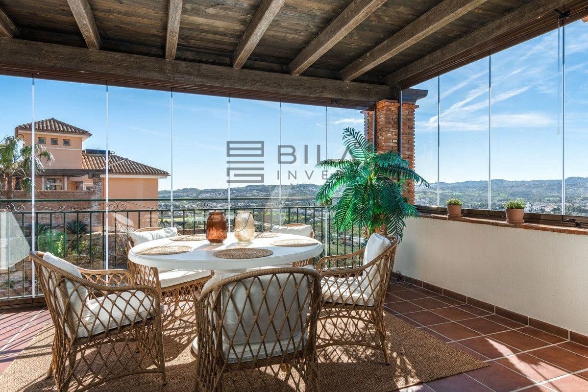 4 sypialnia Willa na sprzedaż w La Sierrezuela z basenem garażem - 1 430 000 € (Ref: 9685967)