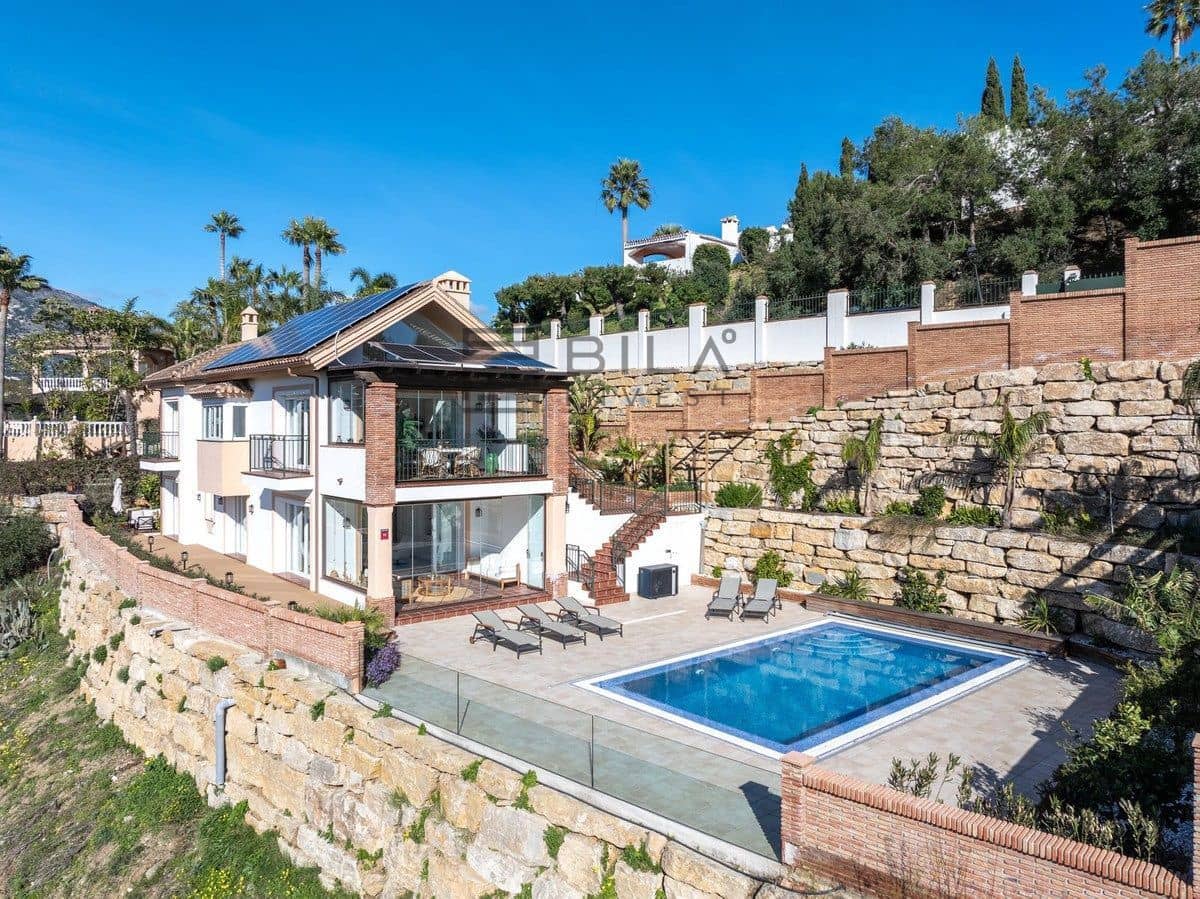 4 sypialnia Willa na sprzedaż w La Sierrezuela z basenem garażem - 1 430 000 € (Ref: 9685967)