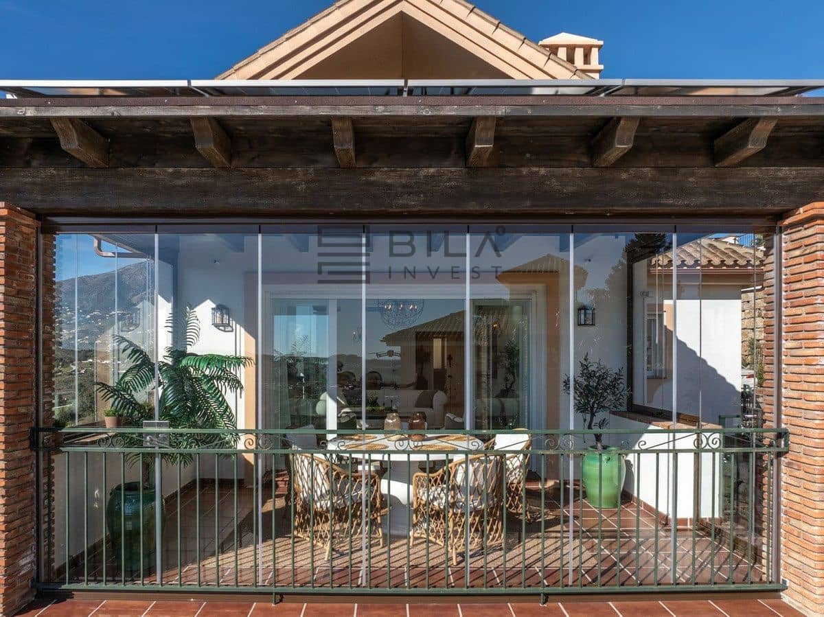 4 sypialnia Willa na sprzedaż w La Sierrezuela z basenem garażem - 1 430 000 € (Ref: 9685967)