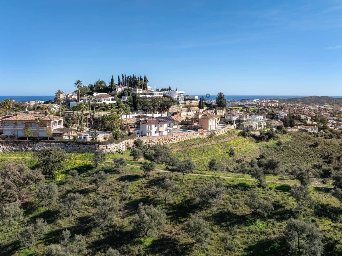 4 sypialnia Willa na sprzedaż w La Sierrezuela z basenem garażem - 1 430 000 € (Ref: 9685967)