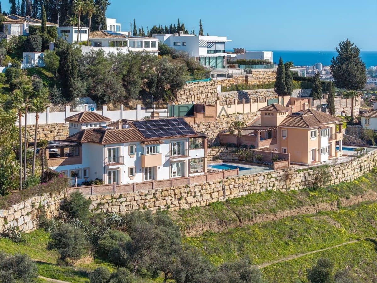 4 sypialnia Willa na sprzedaż w La Sierrezuela z basenem garażem - 1 430 000 € (Ref: 9685967)