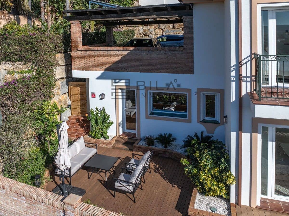 4 sypialnia Willa na sprzedaż w La Sierrezuela z basenem garażem - 1 430 000 € (Ref: 9685967)