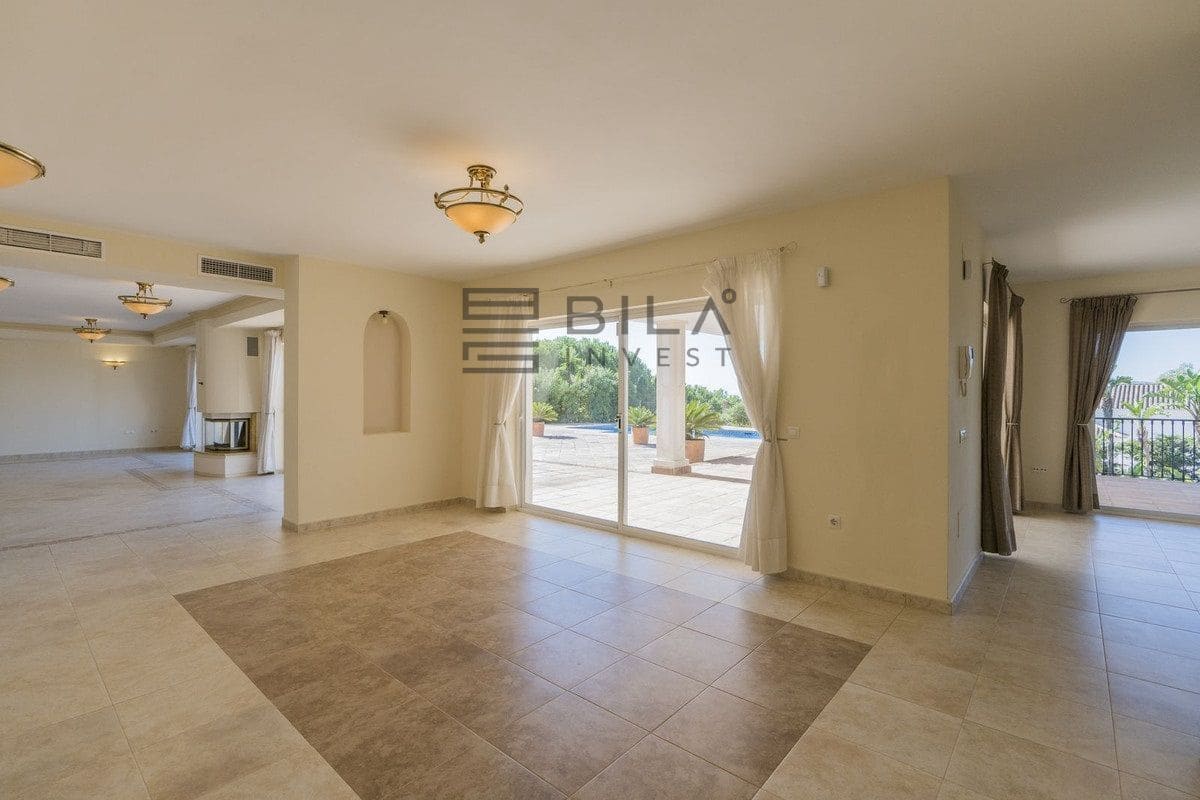 5 sypialnia Willa na sprzedaż w Mijas z basenem garażem - 1 375 000 € (Ref: 9685968)