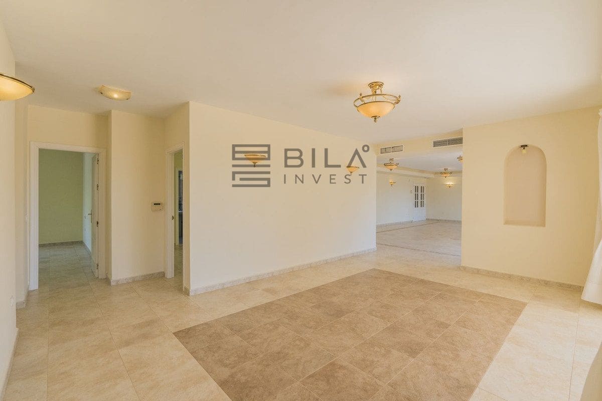 5 sypialnia Willa na sprzedaż w Mijas z basenem garażem - 1 375 000 € (Ref: 9685968)