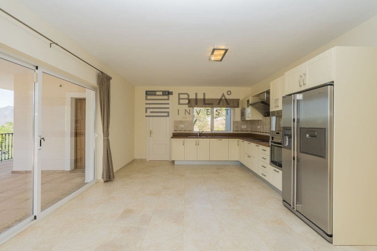 5 sypialnia Willa na sprzedaż w Mijas z basenem garażem - 1 375 000 € (Ref: 9685968)