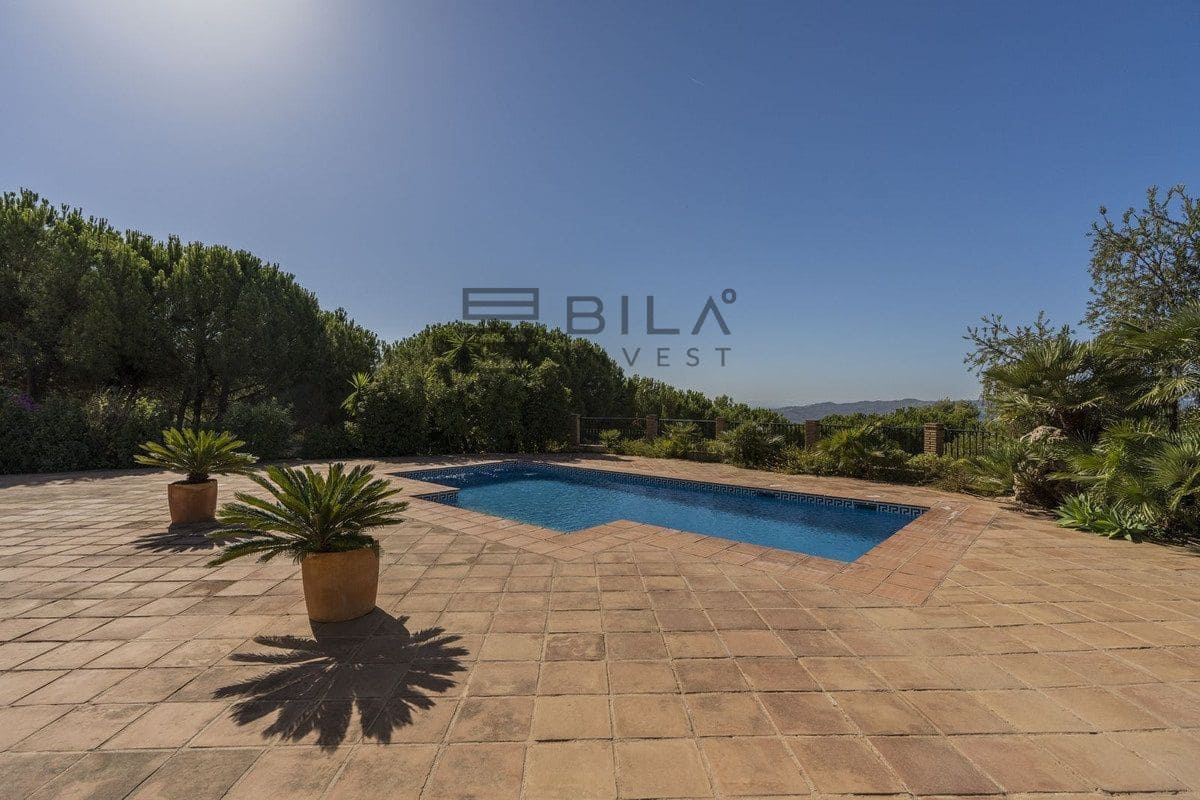 5 sypialnia Willa na sprzedaż w Mijas z basenem garażem - 1 375 000 € (Ref: 9685968)