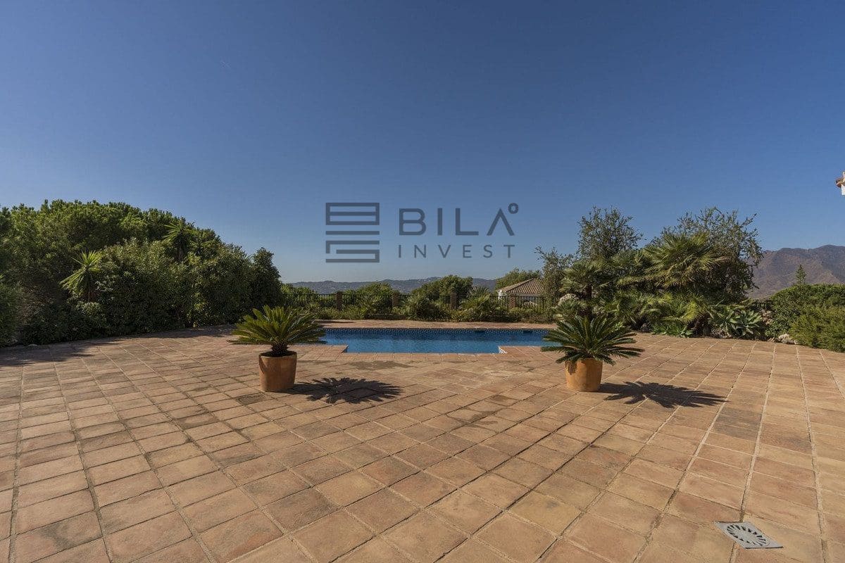 5 sypialnia Willa na sprzedaż w Mijas z basenem garażem - 1 375 000 € (Ref: 9685968)