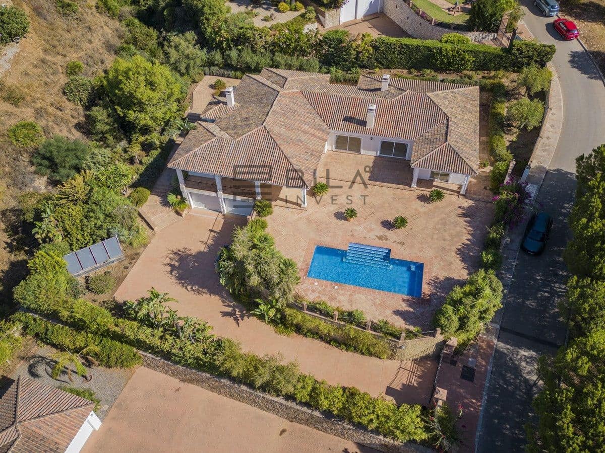 5 sypialnia Willa na sprzedaż w Mijas z basenem garażem - 1 375 000 € (Ref: 9685968)