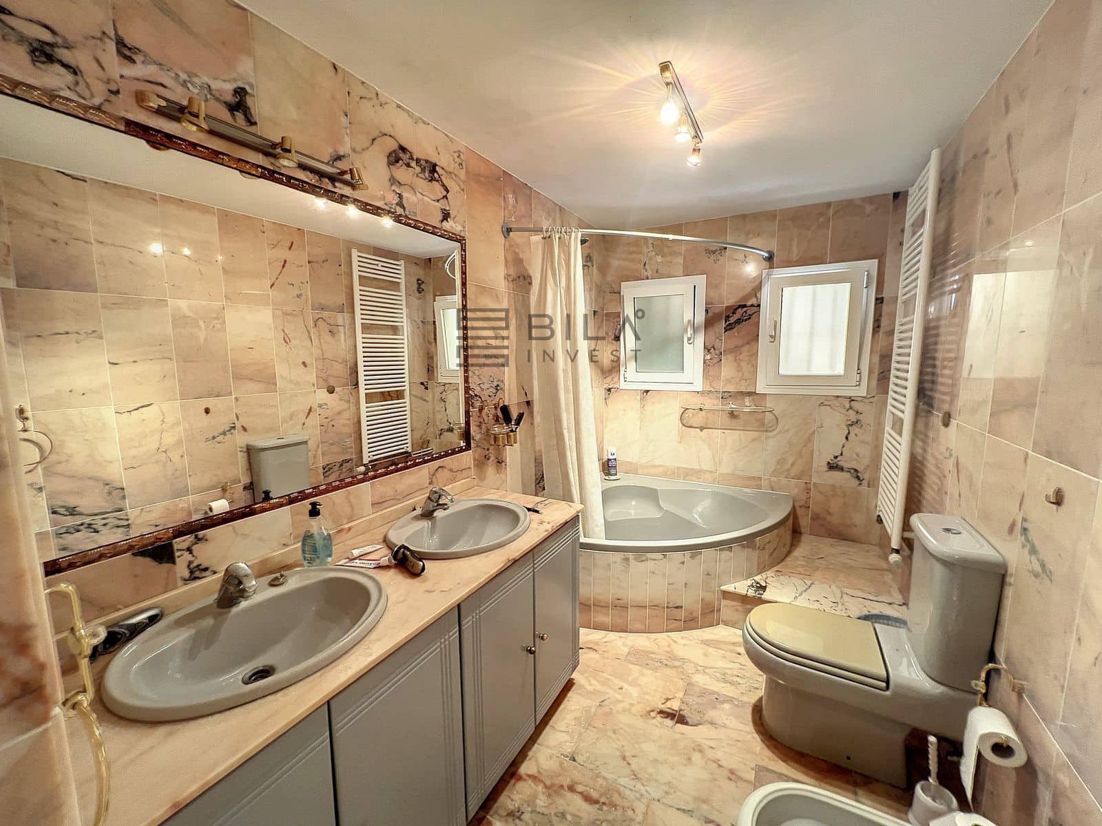 5 bedroom Villa for sale in Mijas with pool garage - € 1,200,000 (Ref: 9694572)