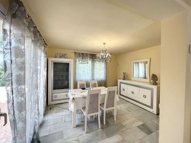 Chalet de 5 habitaciones en Mijas pueblo, Mijas en venta con piscina garaje - 1.200.000 € (Ref: 9694572)