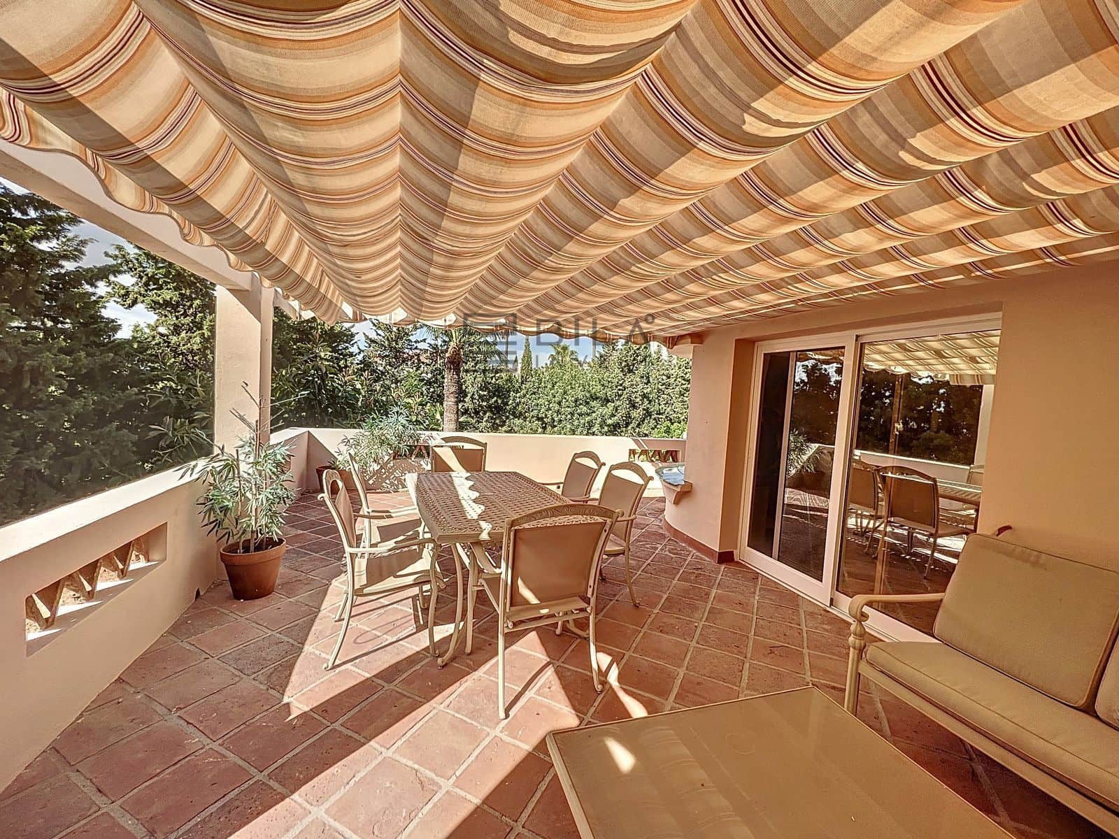 5 bedroom Villa for sale in Mijas with pool garage - € 1,200,000 (Ref: 9694572)