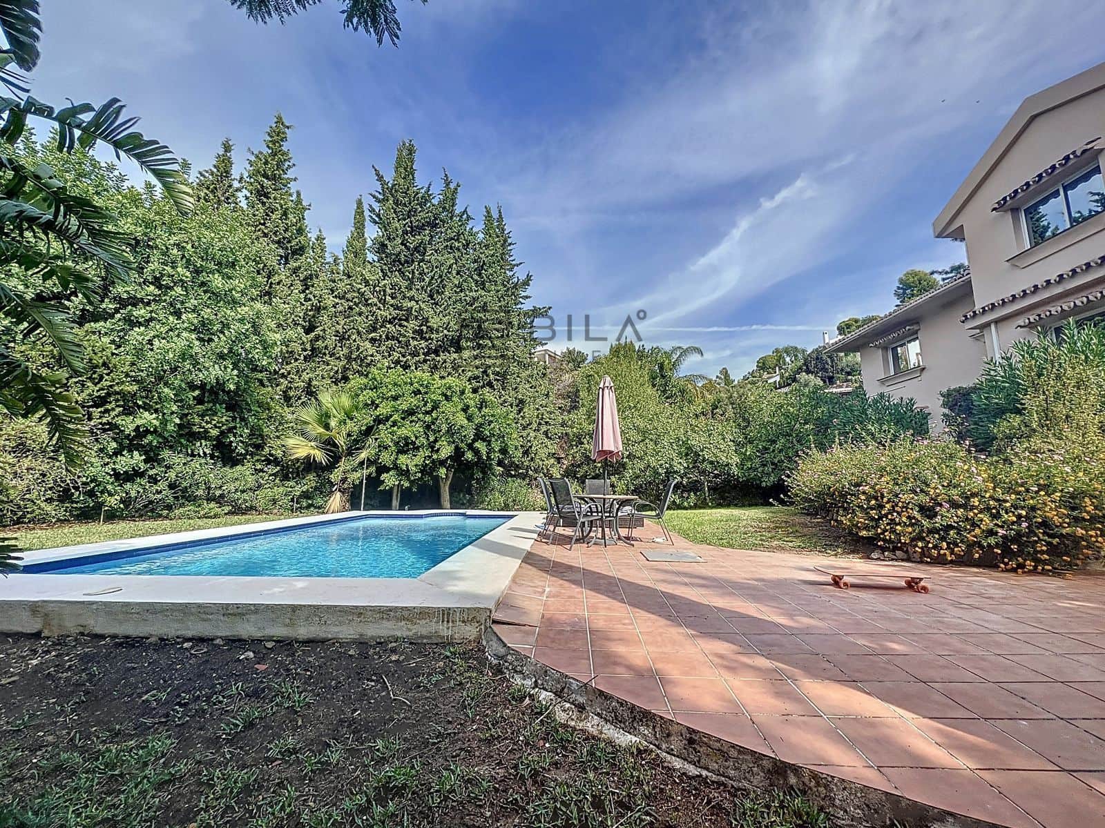 5 bedroom Villa for sale in Mijas with pool garage - € 1,200,000 (Ref: 9694572)