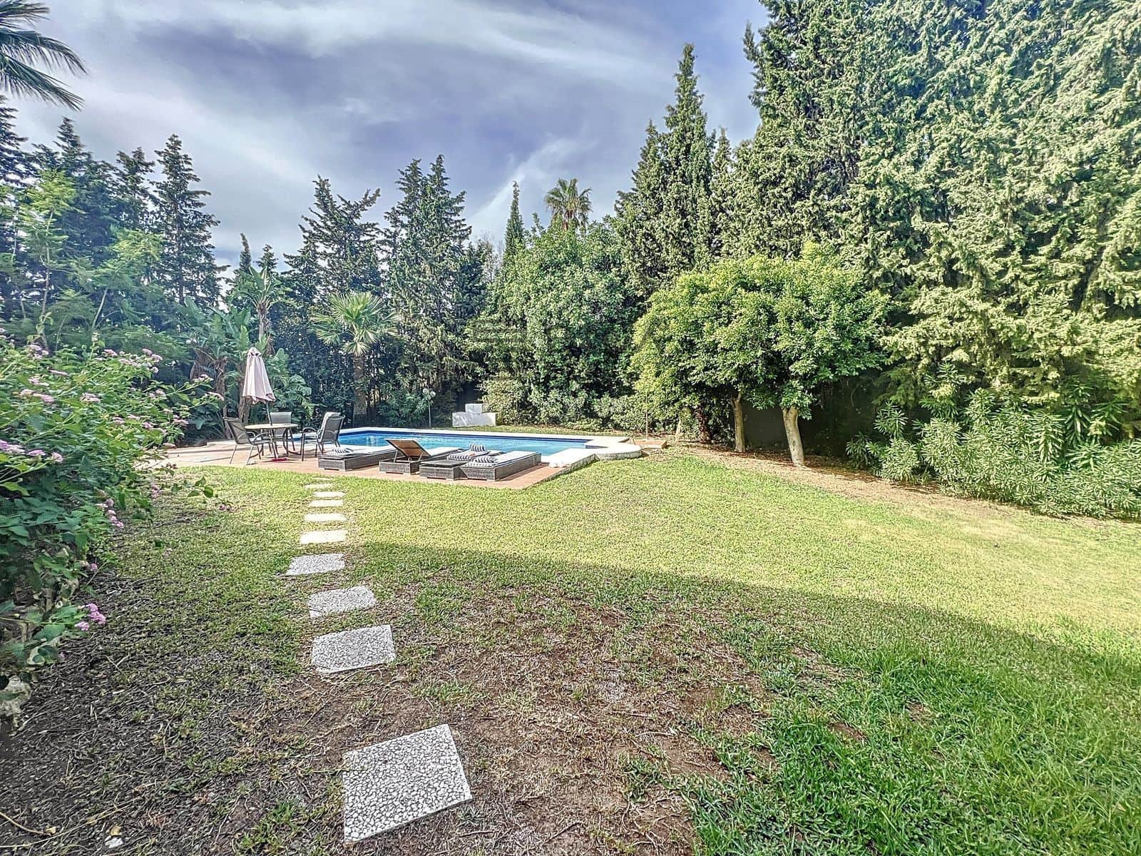 5 bedroom Villa for sale in Mijas with pool garage - € 1,200,000 (Ref: 9694572)