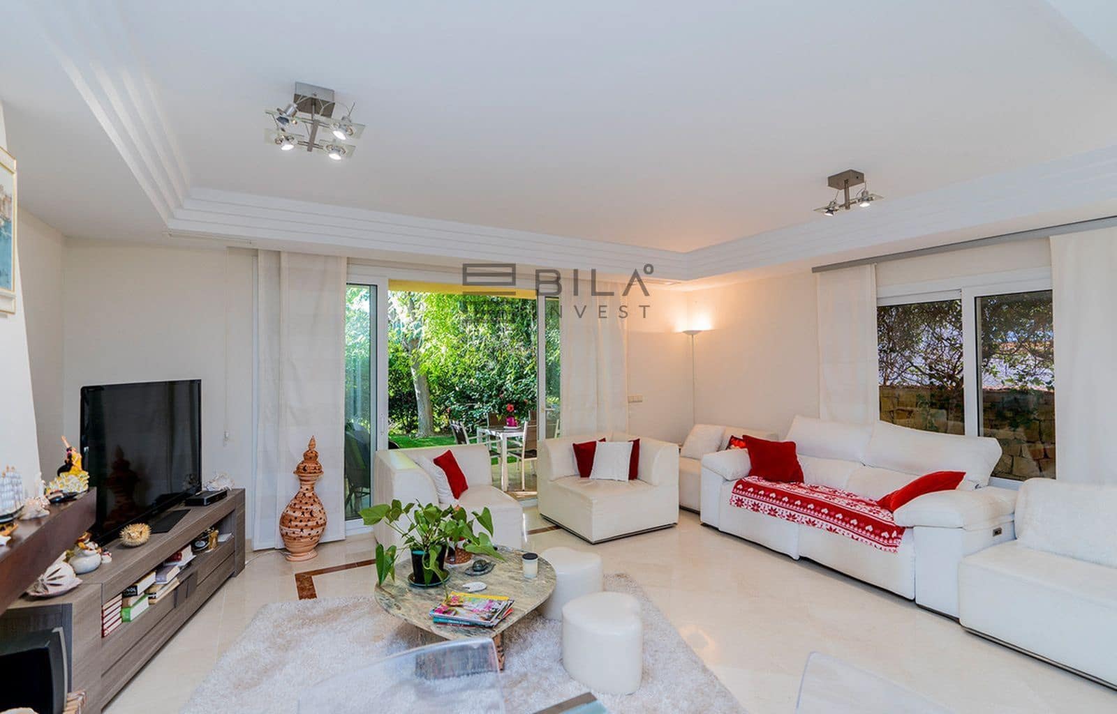 3 slaapkamer Villa te koop in Riviera del Sol met zwembad - € 685.000 (Ref: 9694574)