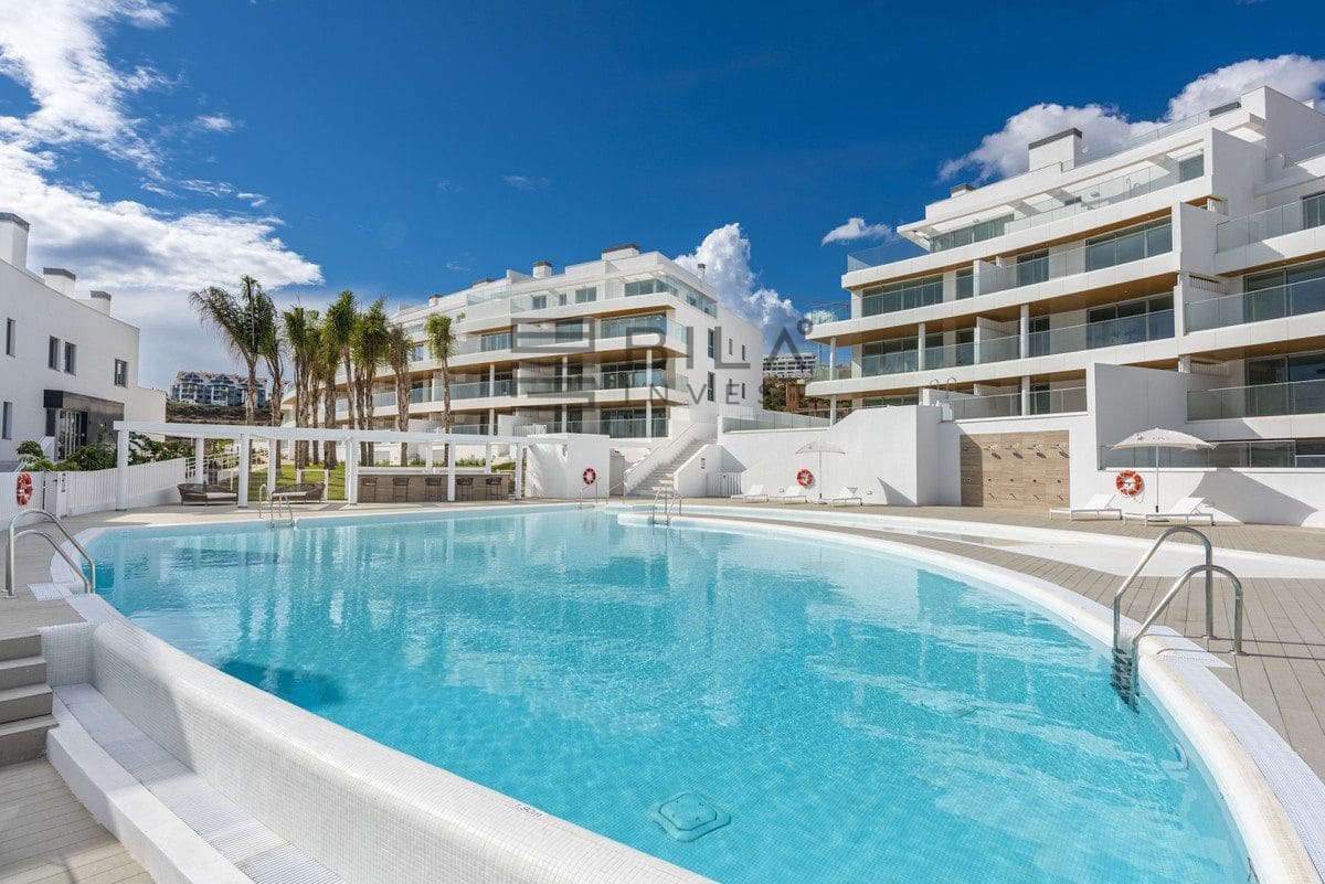 2 Zimmer Penthouse zu verkaufen in La Cala de Mijas mit Pool - 895.000 € (Ref: 9694576)
